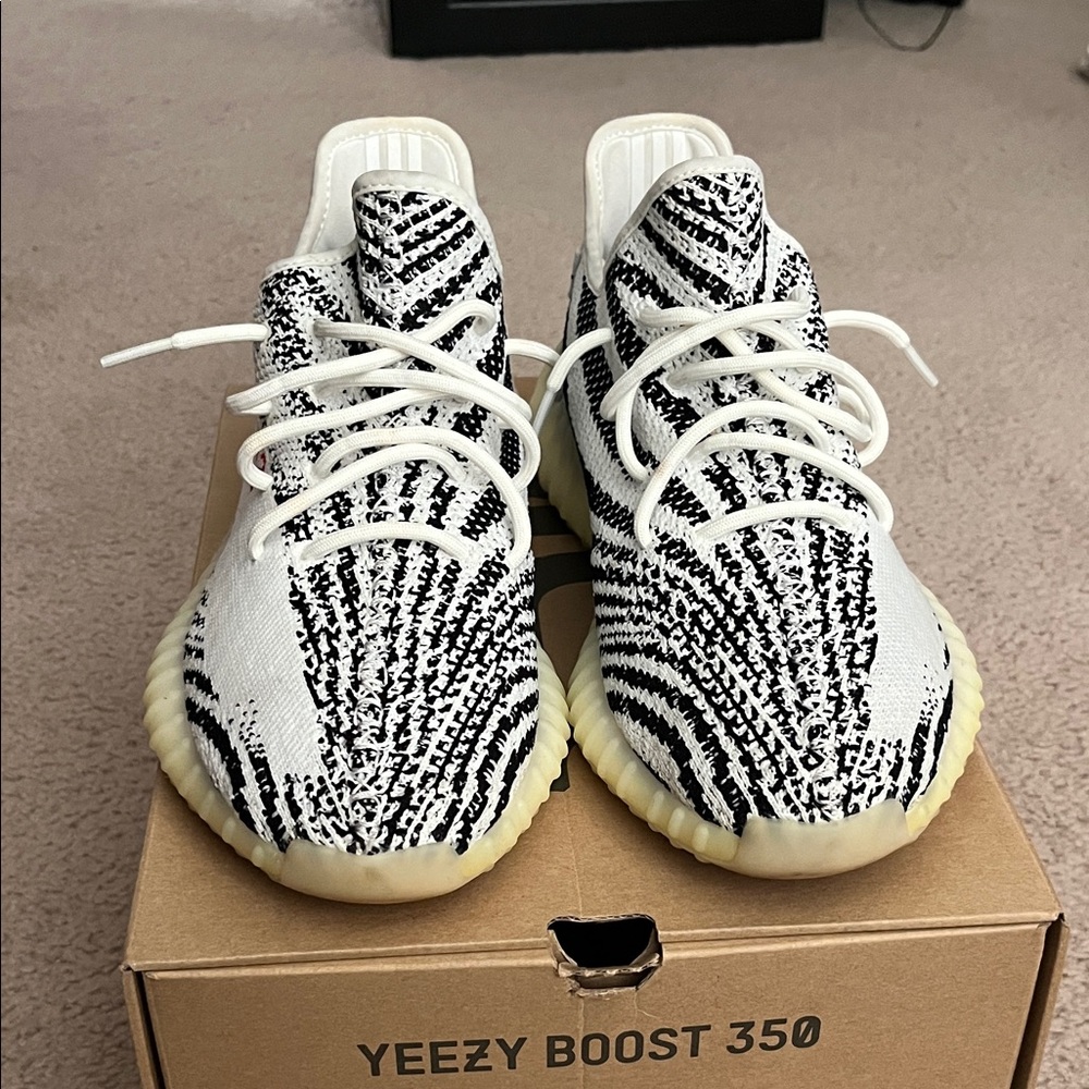 Yeezy Boost 350 V2 zebra